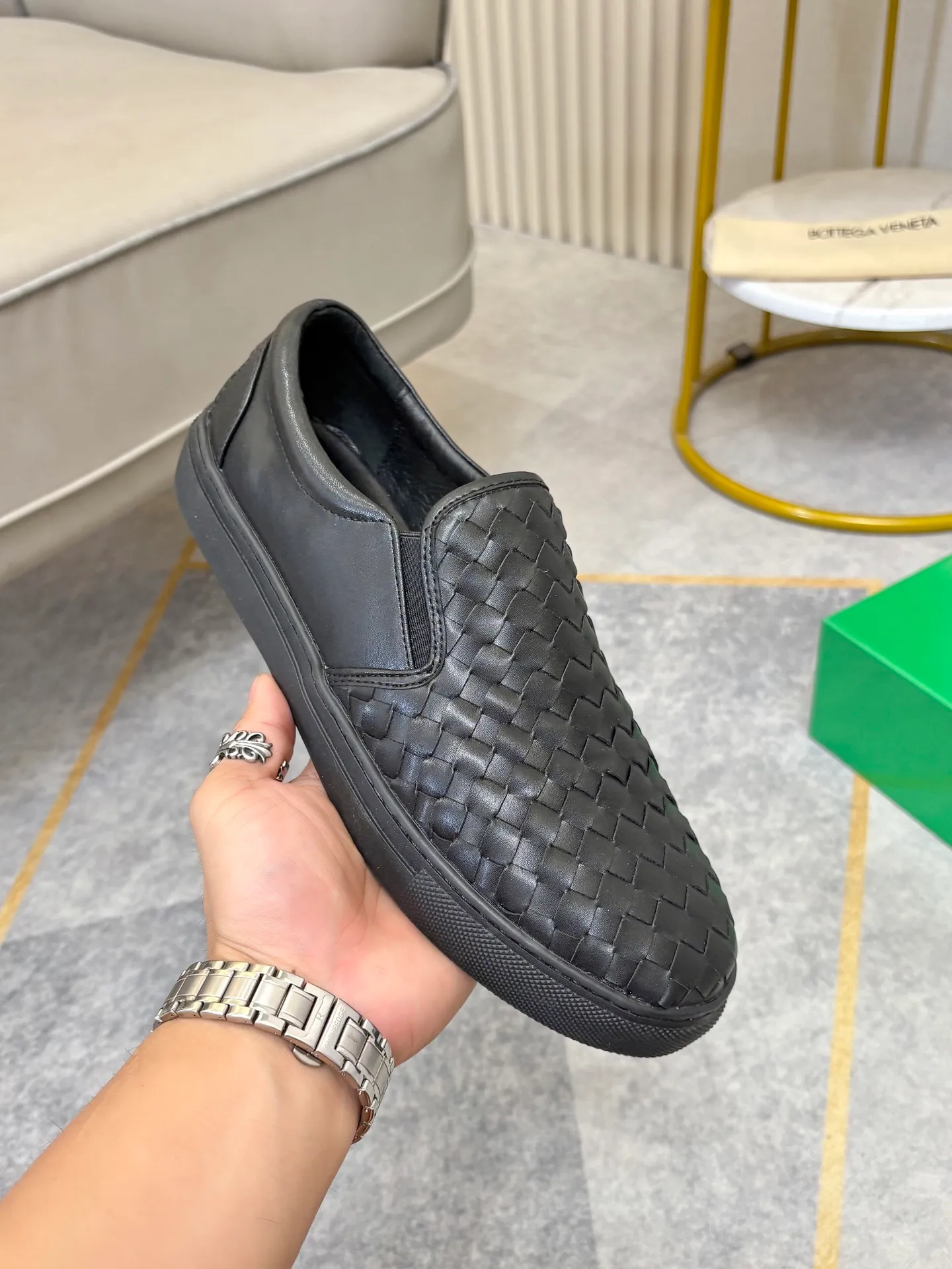 P420. BV men's casual shoes, handsome and versatile low-top shoes, woven cowhide upper, pigskin lining for the feet, 🌺🌺perfect shoe last, 🌲🌲 fashionable and handsome, comfortable on the feet, 🚗🚗wear-resistant and non-slip rubber outsole. Code number: 38-44. 45 is custom-made and cannot be returned or exchanged